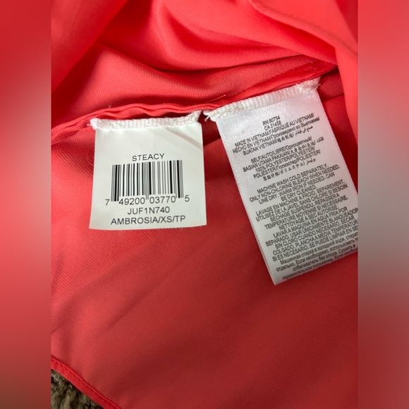 BCBG Ruffle Tank ‘Steacy’ - Picture 4 of 7